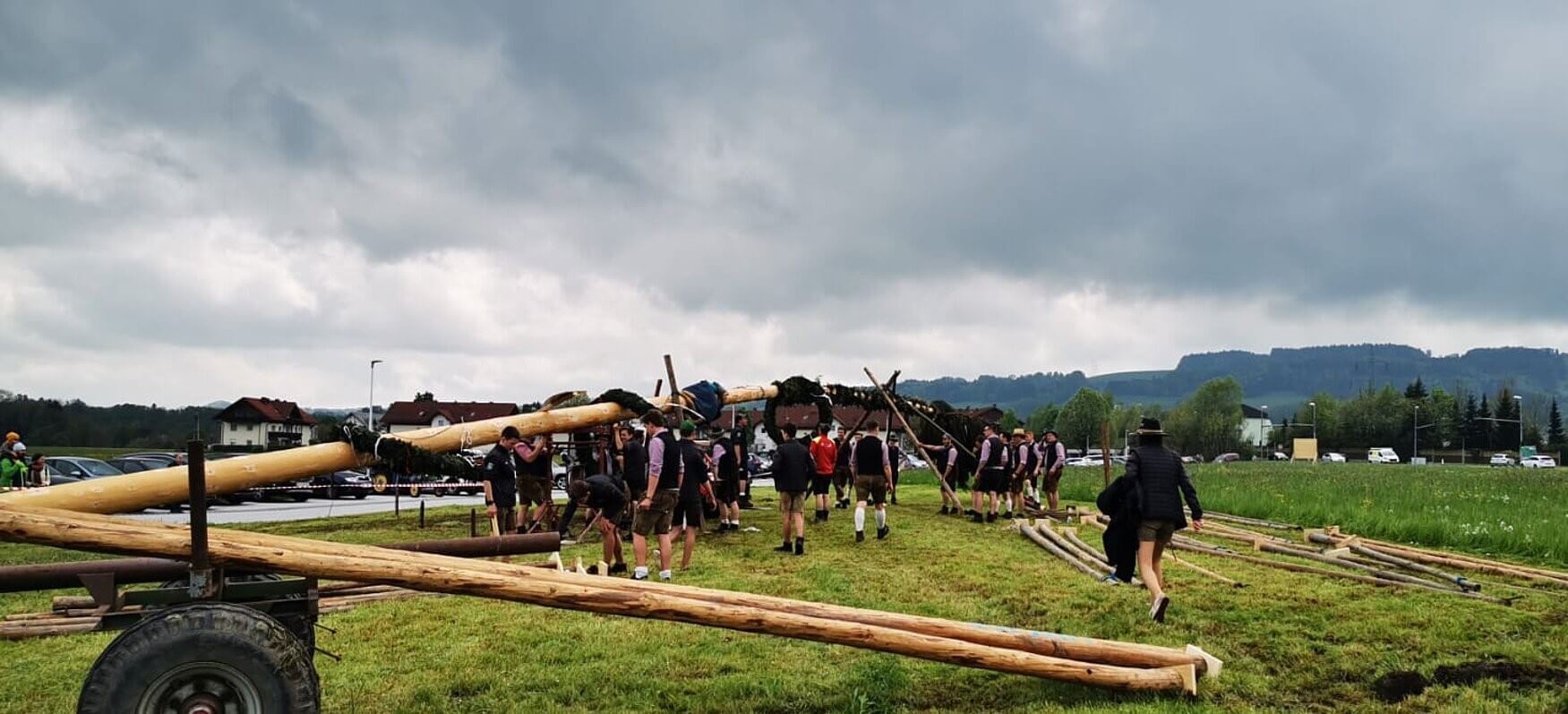 Maibaumaufstellen, Maibaum 2022, (c) Landjugend Eugendorf