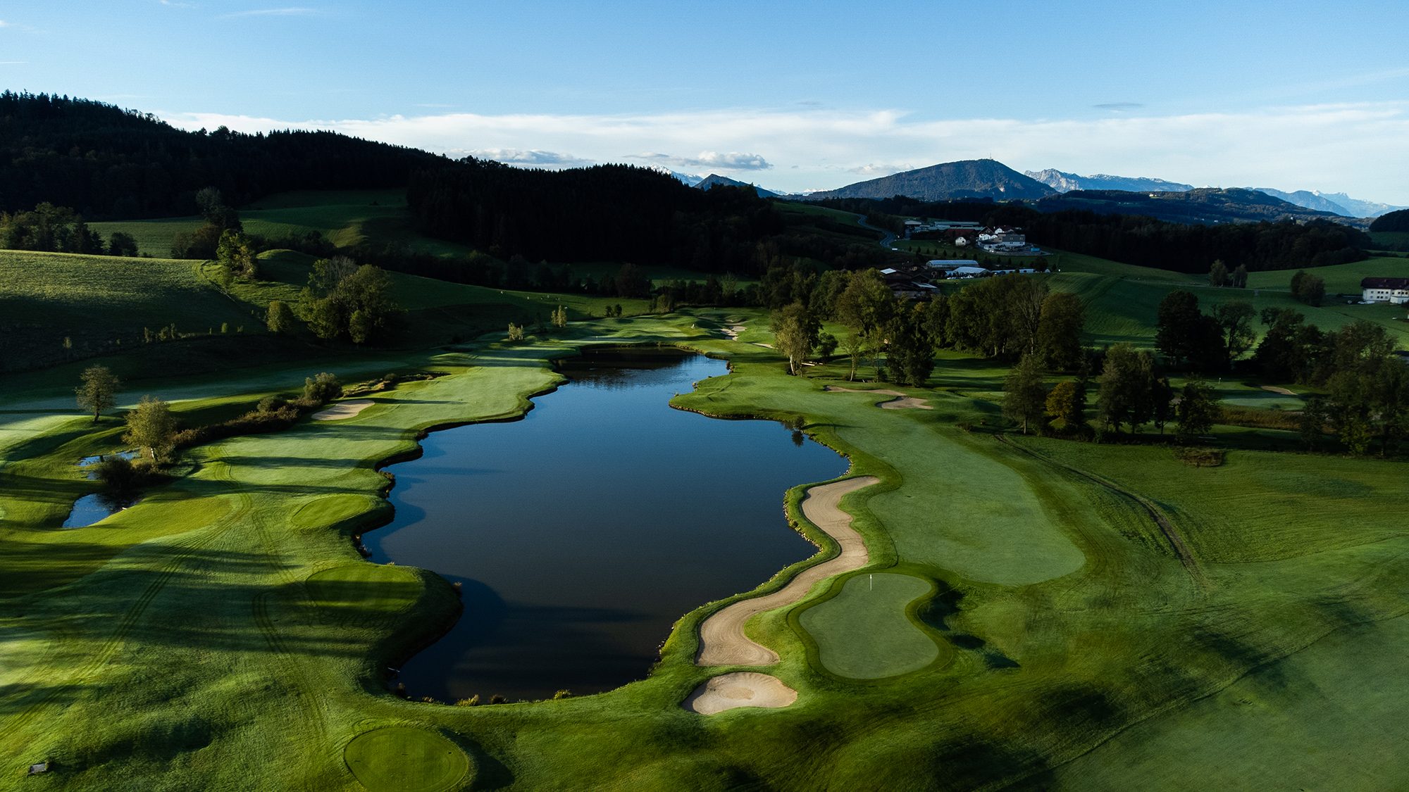 Blick von oben auf Golfclub Gut Altentann